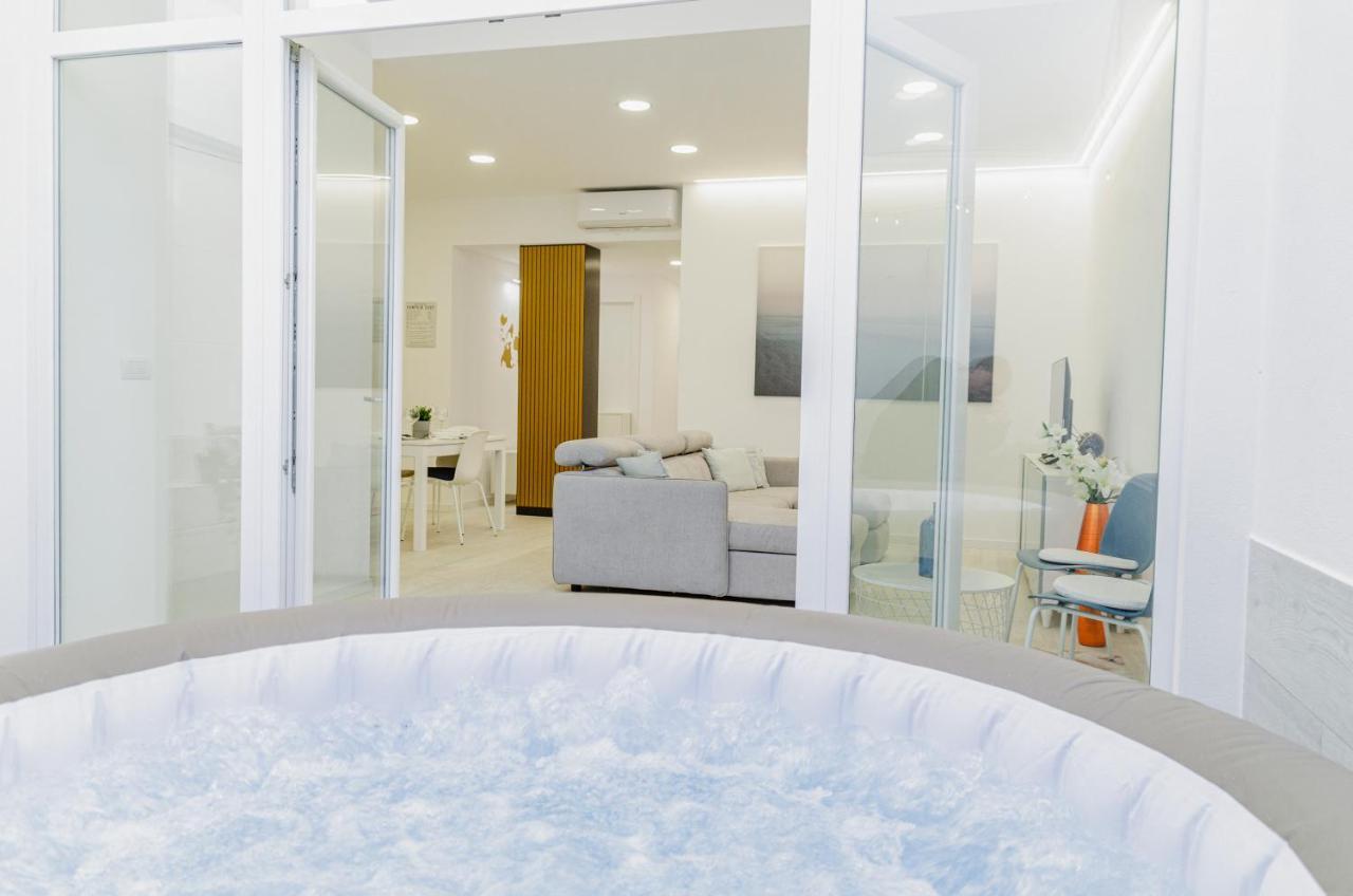 מונופולי Spa & Relax Aesthetic Apartment 50M Dal Mare מראה חיצוני תמונה
